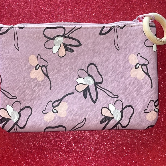 3/$10 Ipsy Glam Bag New Unused April 2020 Purple Lavender Flower Wooden Ring - Picture 4 of 4